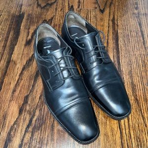 Johnston & Murphy Black Dress shoes. size 13
